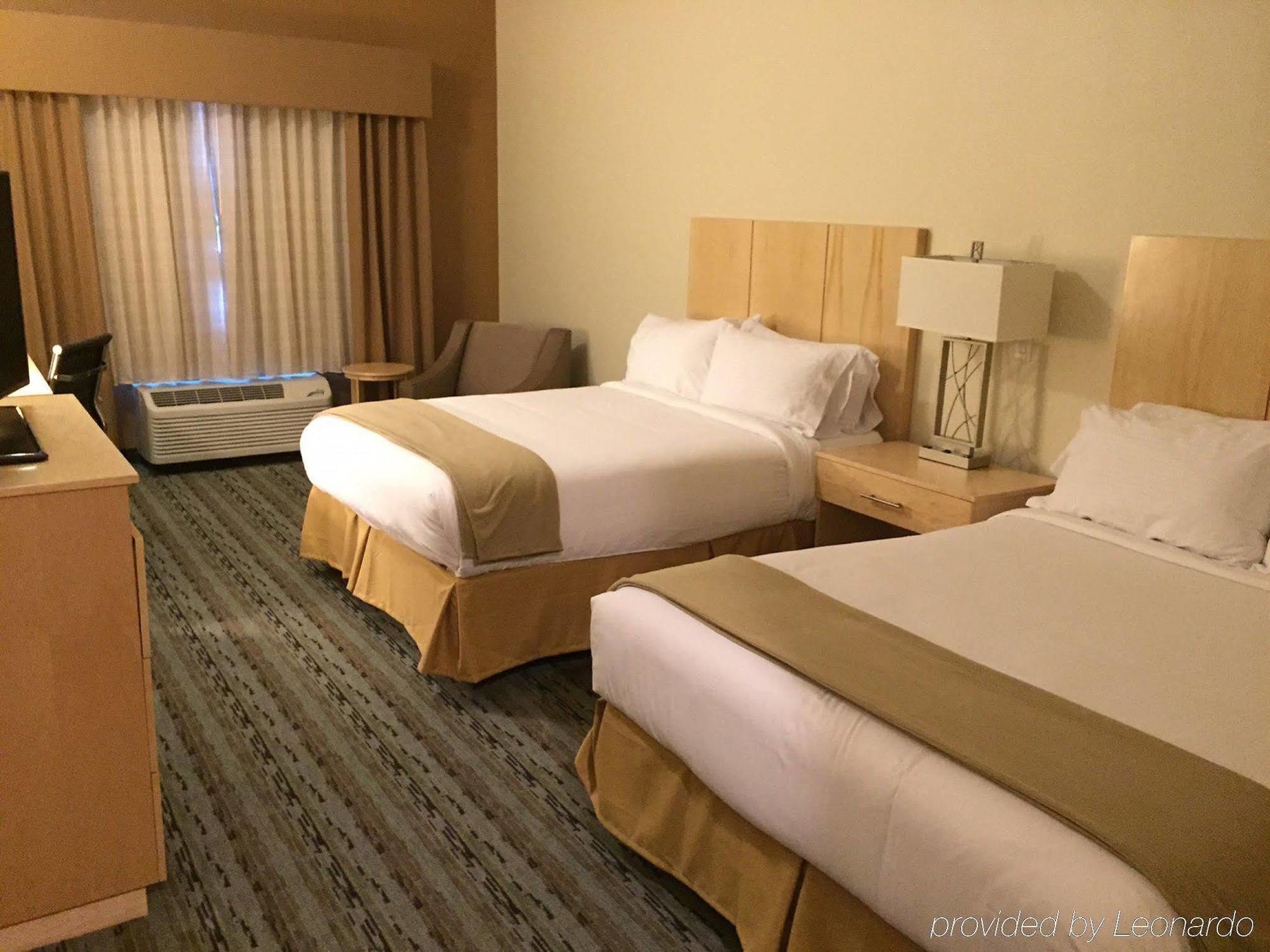 Holiday Inn Express & Suites San Antonio Brooks City Base By Ihg Exterior foto