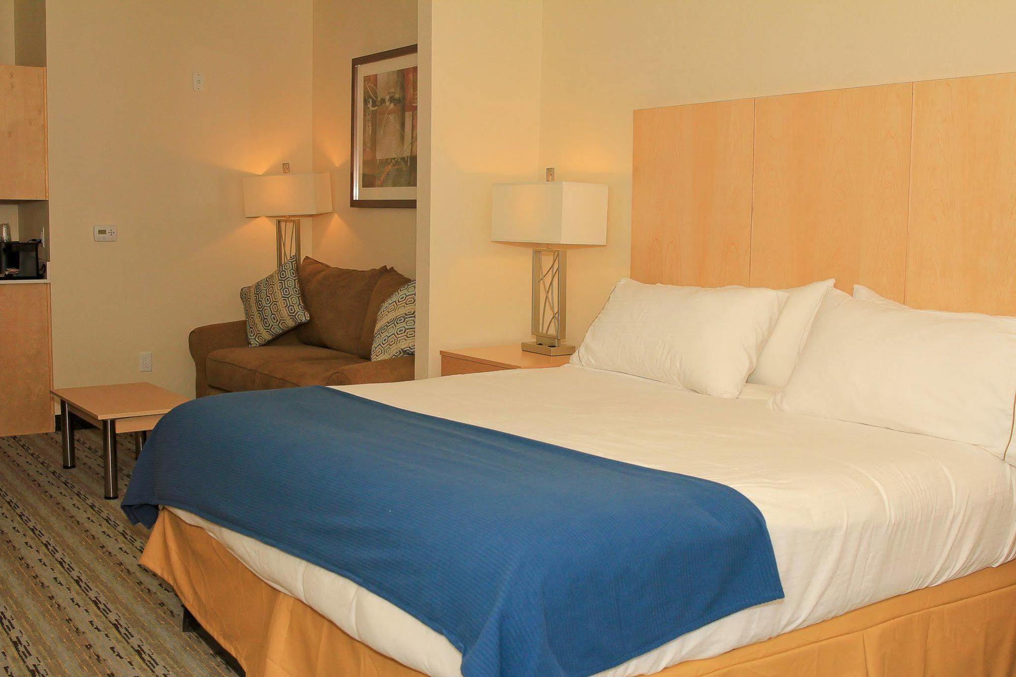 Holiday Inn Express & Suites San Antonio Brooks City Base By Ihg Exterior foto