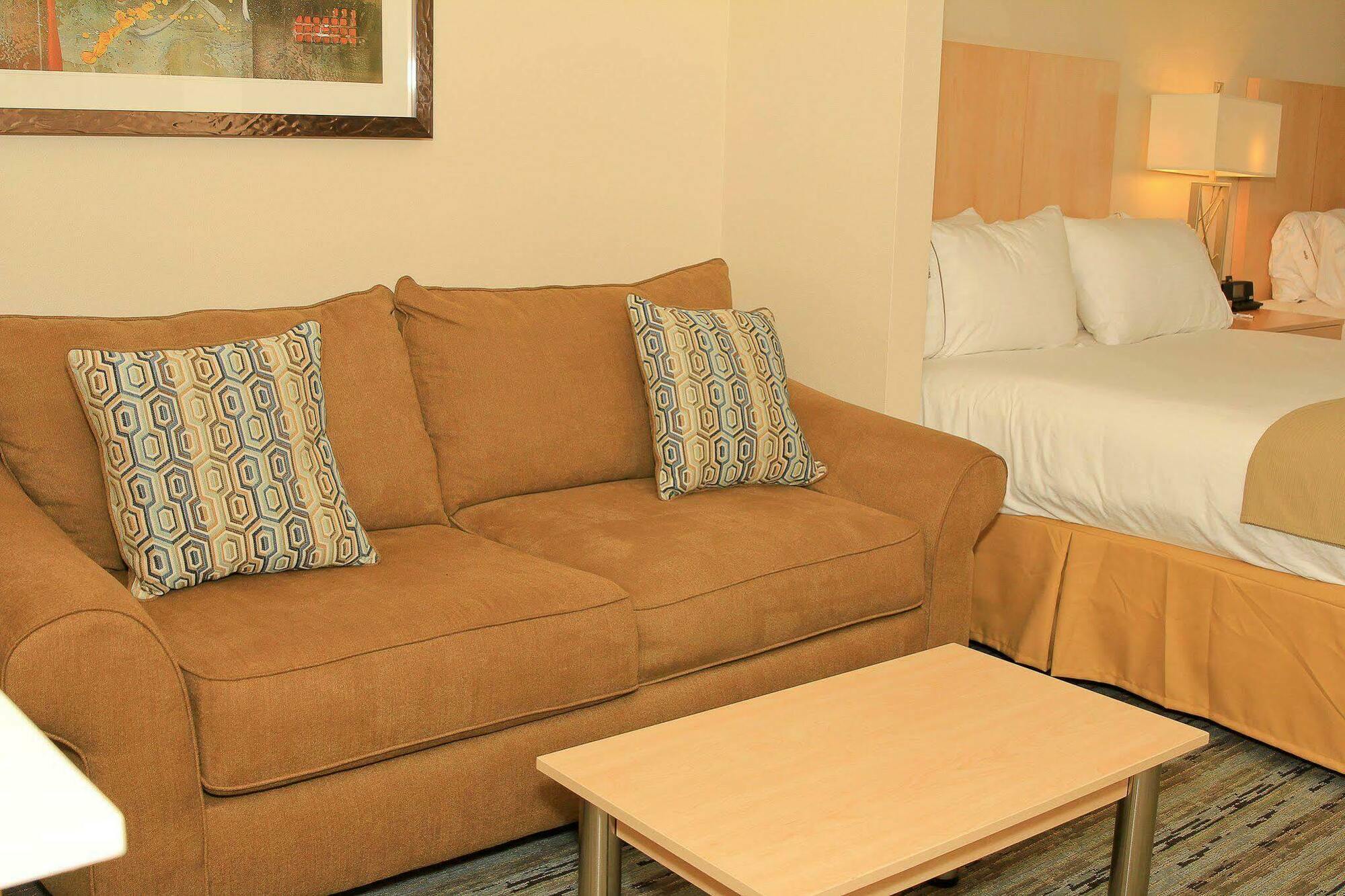 Holiday Inn Express & Suites San Antonio Brooks City Base By Ihg Exterior foto