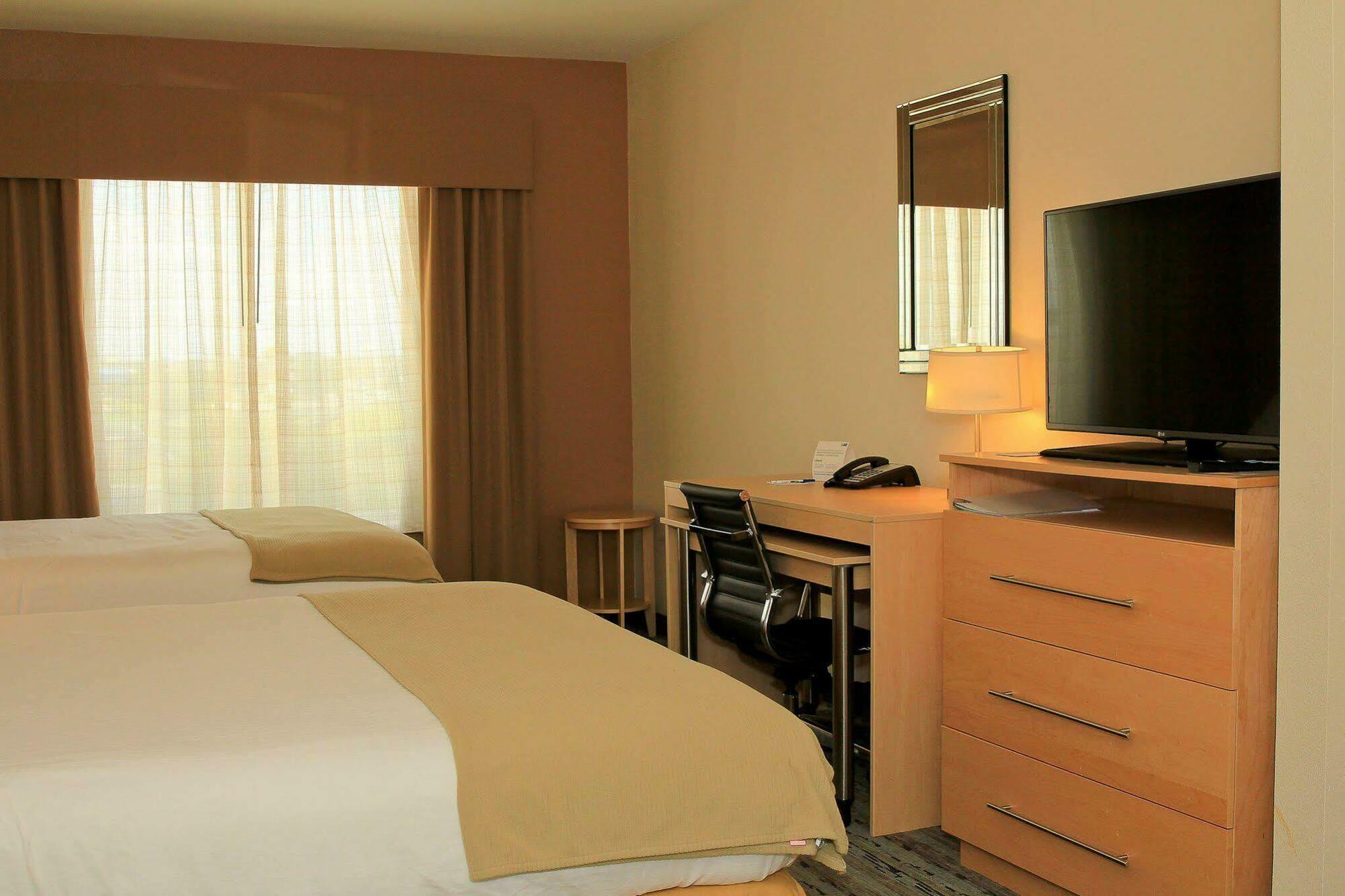 Holiday Inn Express & Suites San Antonio Brooks City Base By Ihg Exterior foto