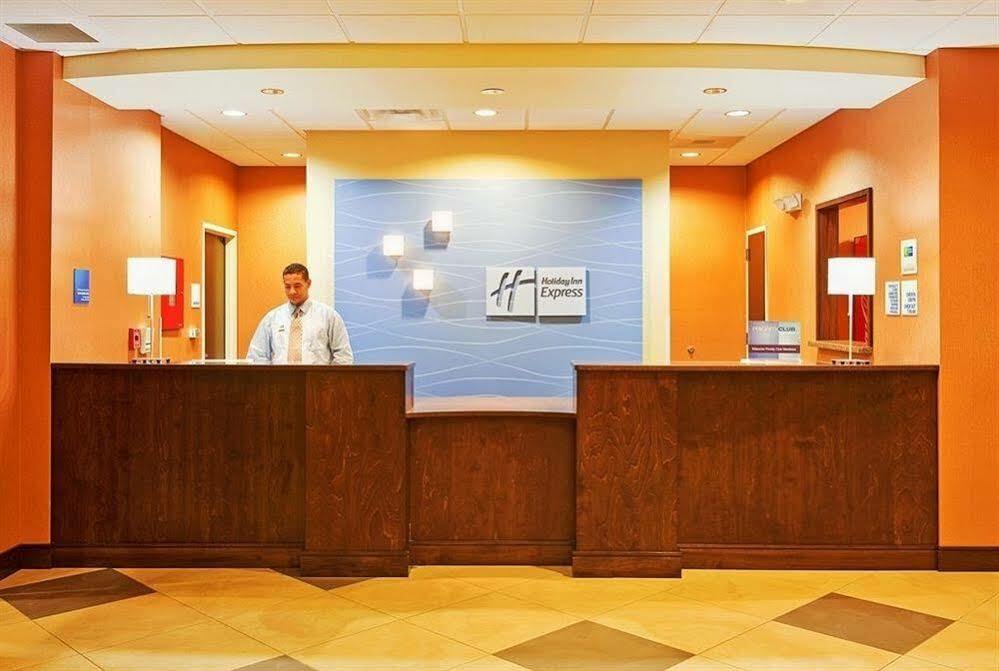 Holiday Inn Express & Suites San Antonio Brooks City Base By Ihg Exterior foto